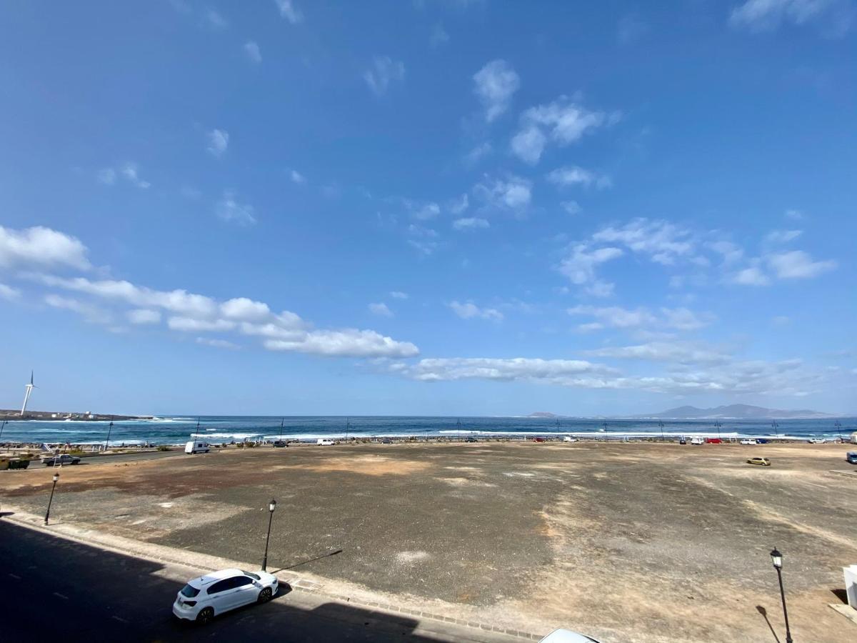 Modern Apartment With Sea Views In คอร์ราเลโฮ ภายนอก รูปภาพ